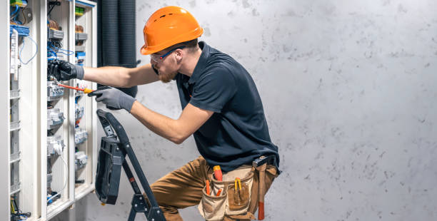 Best Licensed Electrician  in Finneytown, OH